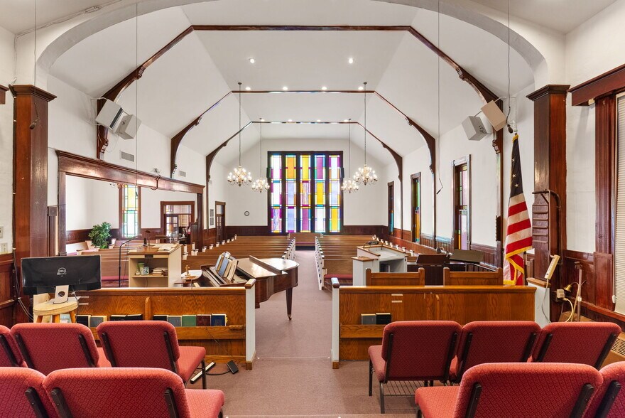 More Photos Of 201 W University Ave, Orange City Religious Facility For Sale