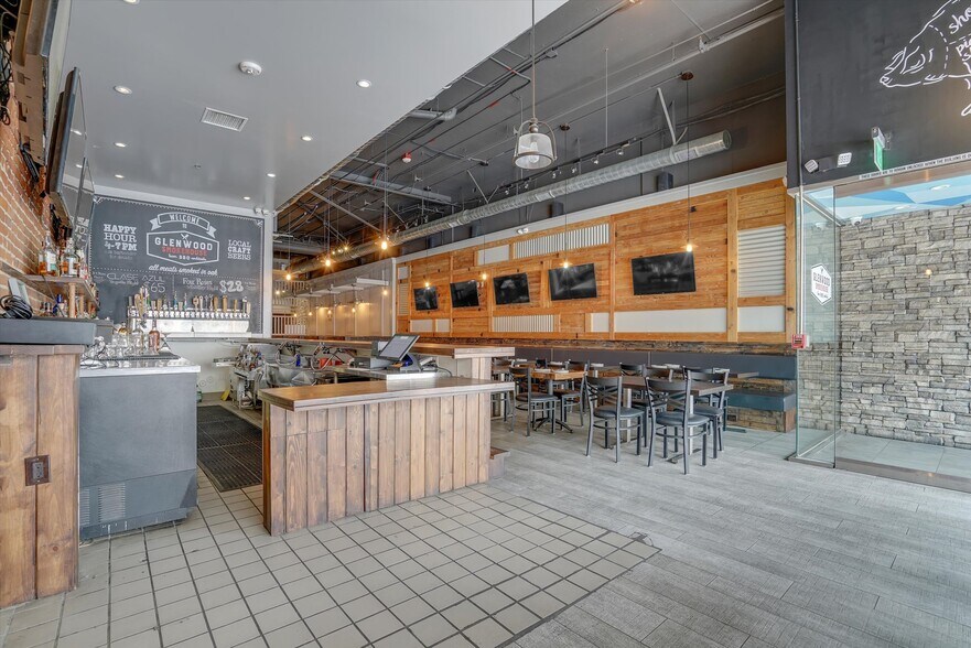 More Photos Of 152 S Brand Blvd, Glendale General Retail For Lease