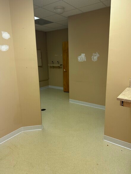 More Photos Of 15421 Forest Rd, Forest Office For Lease