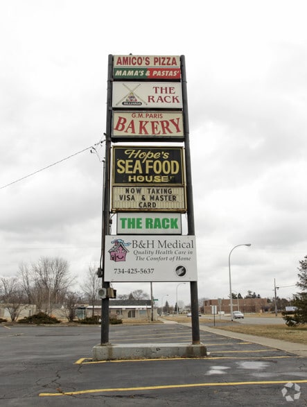 More Photos Of 28350 Joy Rd, Livonia Storefront For Sale