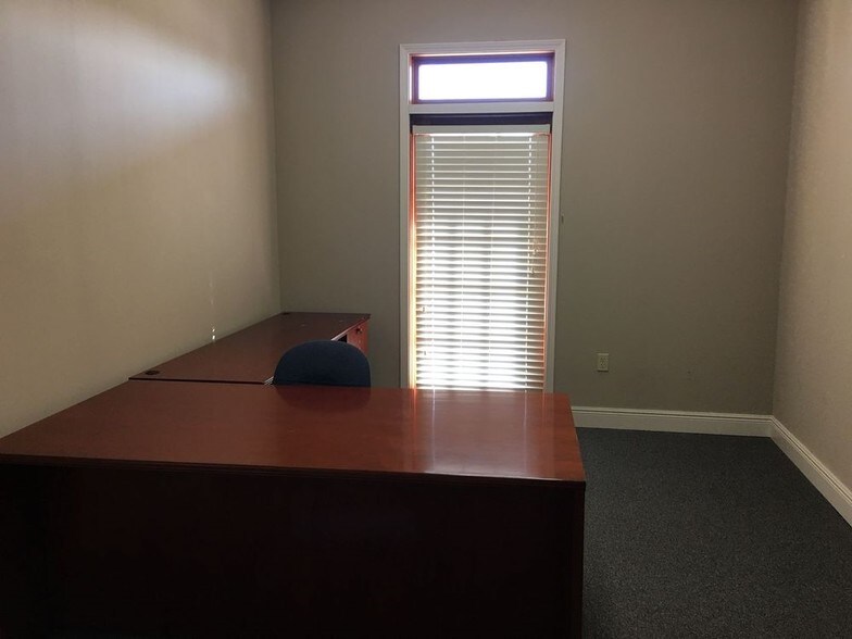 More Photos Of 4444 American Way, Baton Rouge Office For Sale