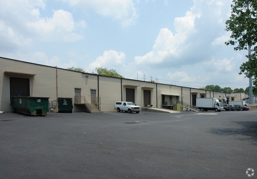More Photos Of 3980 DeKalb Technology Pky, Atlanta Light Distribution For Lease