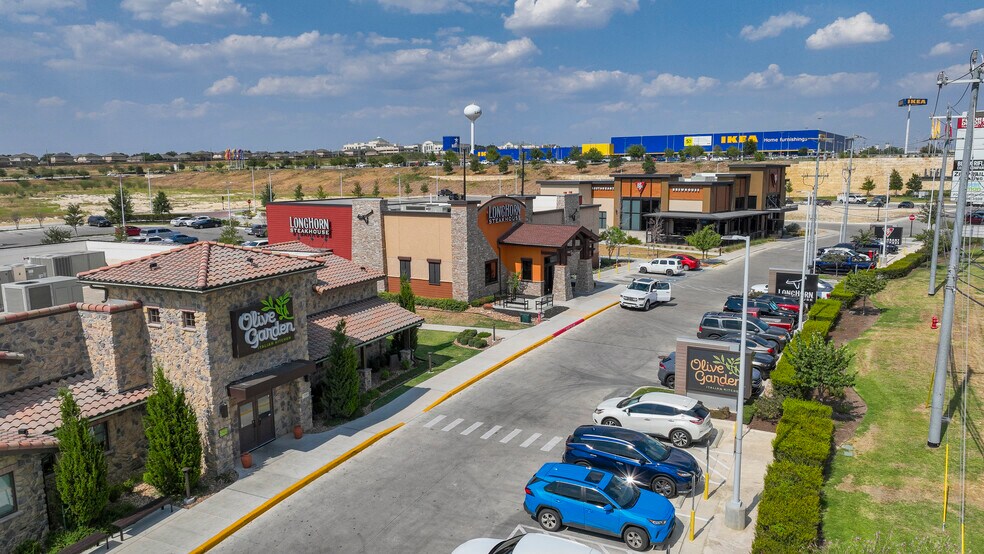 More Photos Of 13905 N I-35, San Antonio Unknown For Lease