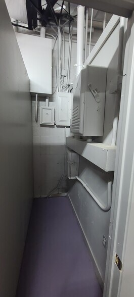 More Photos Of 5520 Military Pky, Dallas Industrial For Sale