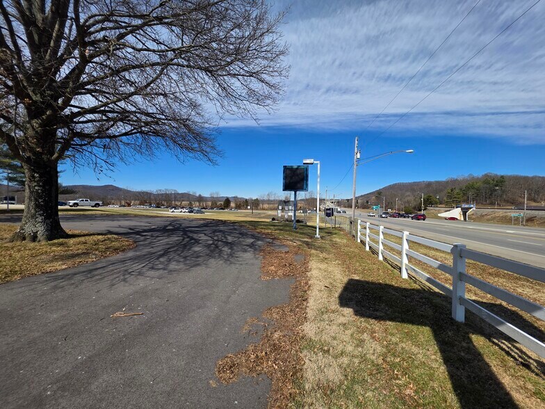 More Photos Of 10 Merritt St, Lucasville Land For Lease