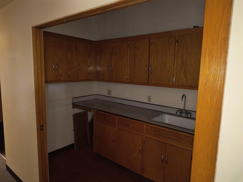 More Photos Of 8146 Calumet Ave, Munster Office For Sale