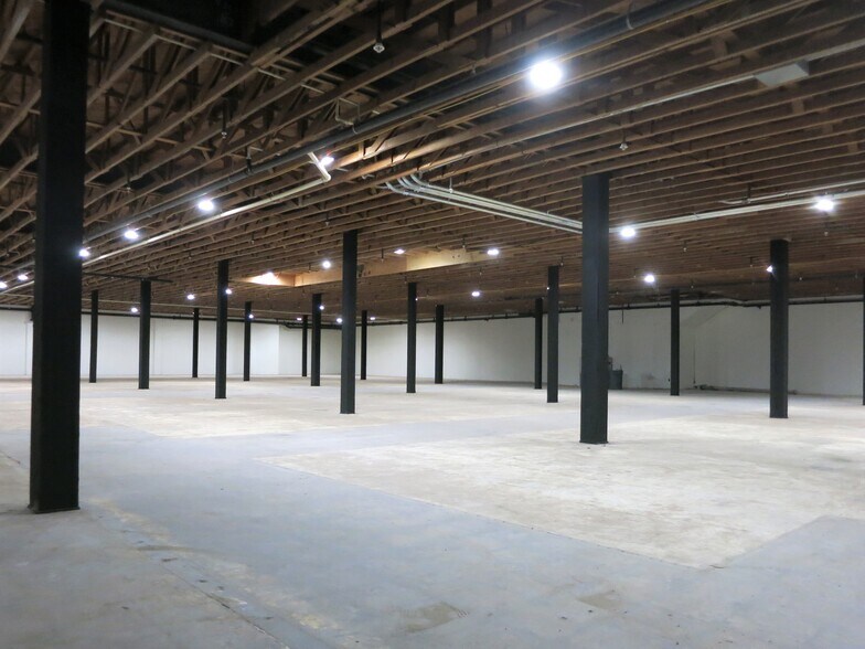 More Photos Of 1030 Celis St, San Fernando General Retail For Lease