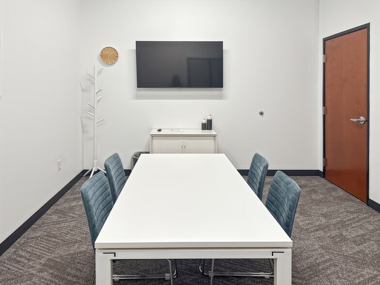 More Photos Of 1904 W Parkside Ln, Phoenix Coworking Space