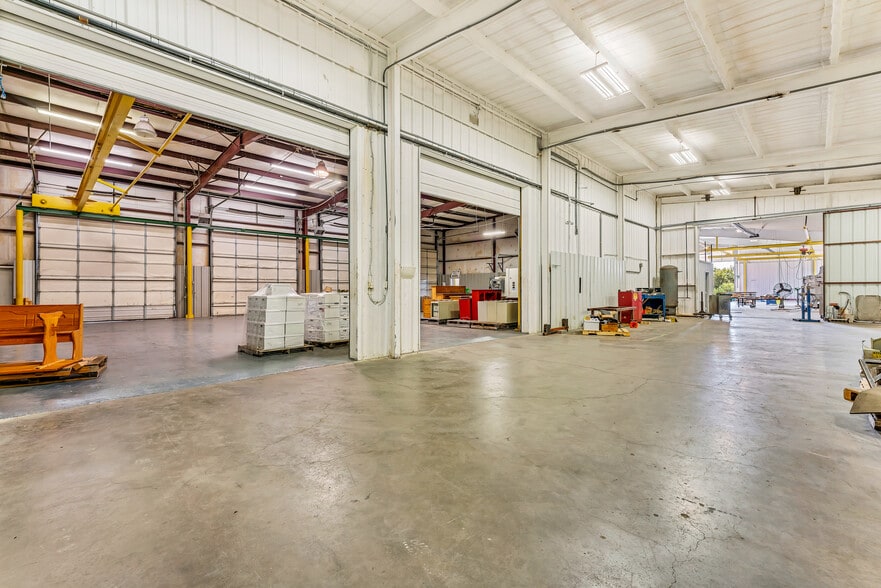 More Photos Of 4400 US Highway 377, Granbury Industrial For Lease