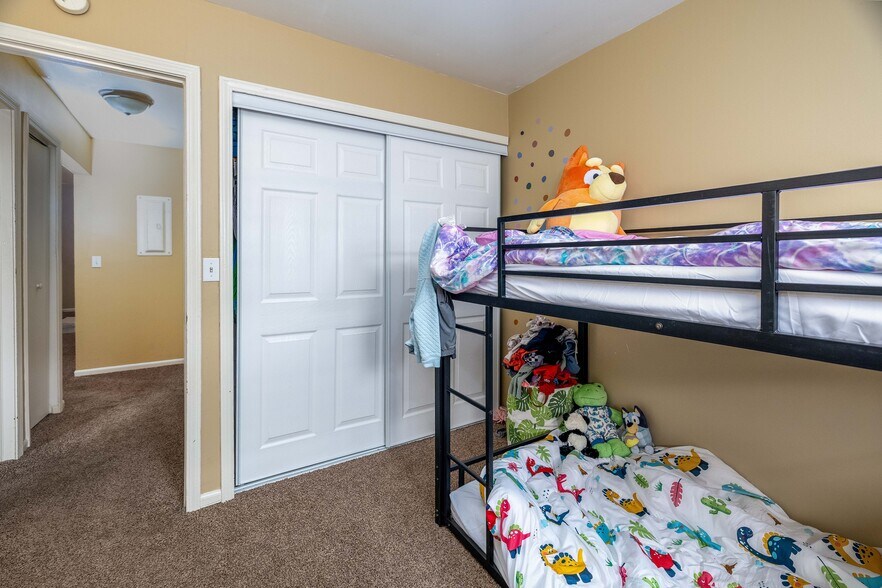 More Photos Of 3 E Division St, Remington Apartments For Sale