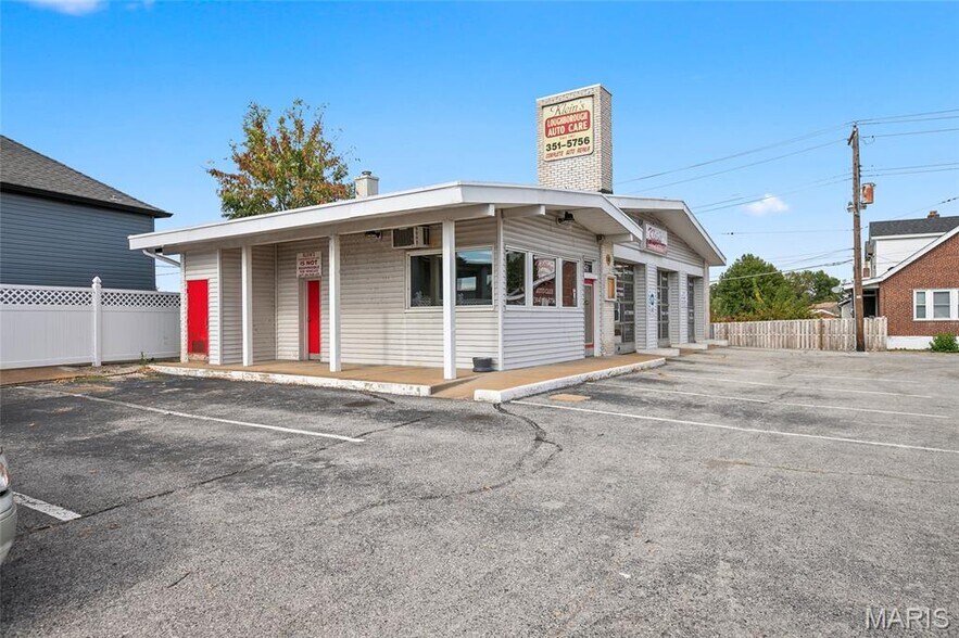 More Photos Of 6821 Morganford Rd, Saint Louis Auto Repair For Sale