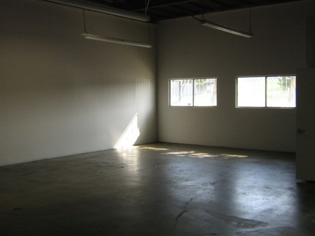 More Photos Of 1422-1436 E Borchard Ave, Santa Ana Warehouse For Lease