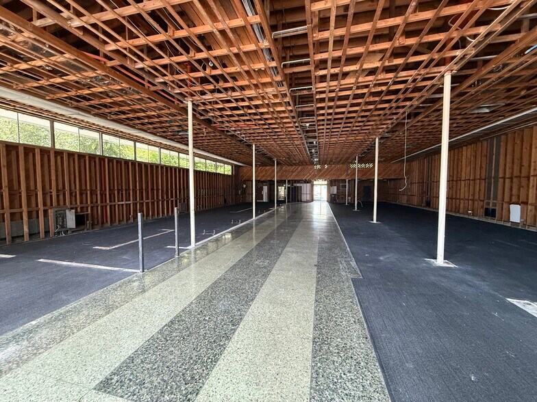 More Photos Of 1515 Broadway, Sacramento Bank For Lease