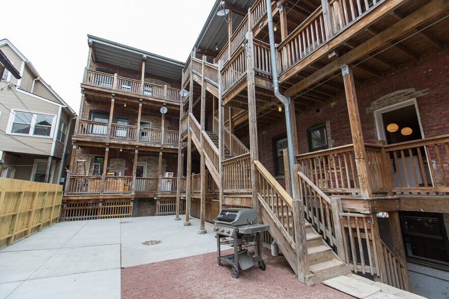 More Photos Of 2848 N Seminary Ave, Chicago Apartments For Sale