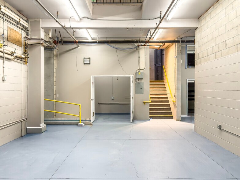 More Photos Of 537 S Glendora Ave, West Covina Freestanding For Sale