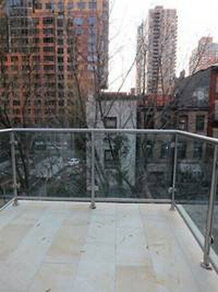 More Photos Of 212 E 35th St, New York Apartments For Sale