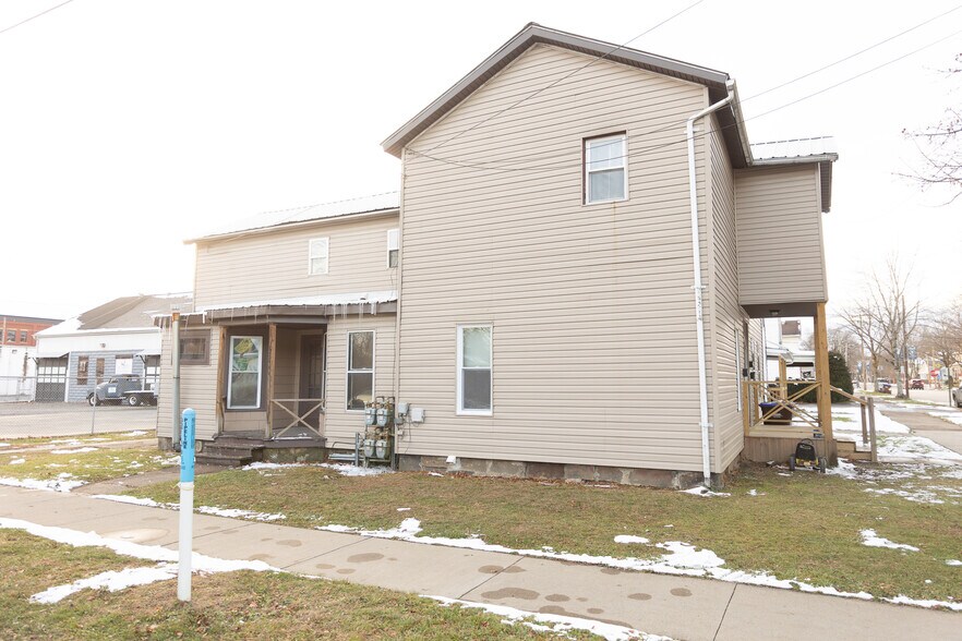 More Photos Of 125 E Main St, Titusville Apartments For Sale