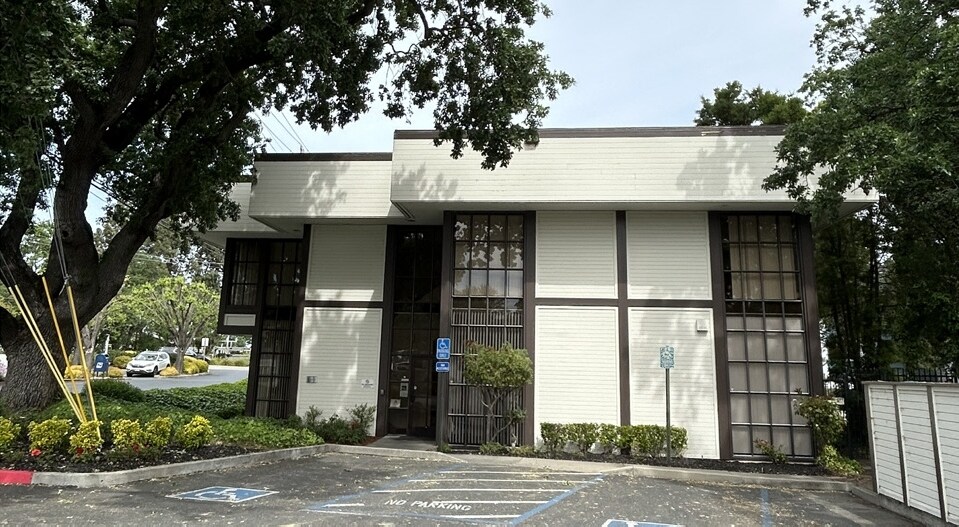 More Photos Of 877 Ygnacio Valley Rd, Walnut Creek Office For Lease