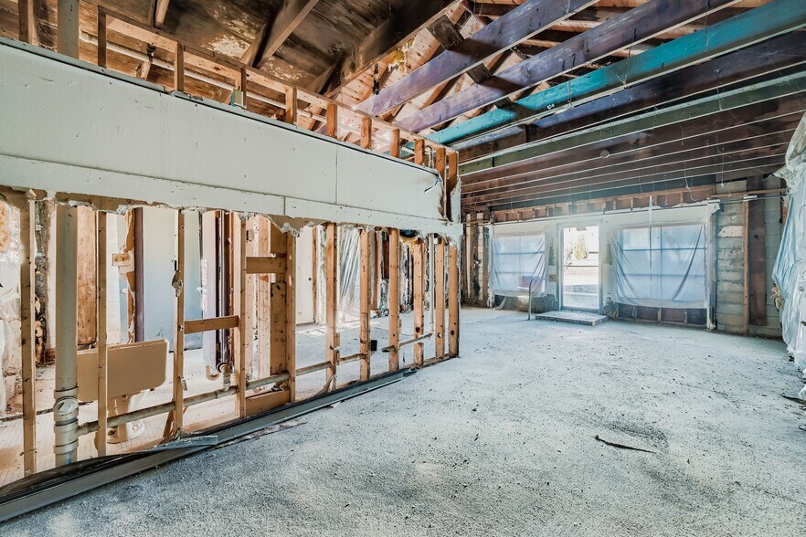 More Photos Of 701 Church St, Baltimore Flex For Sale