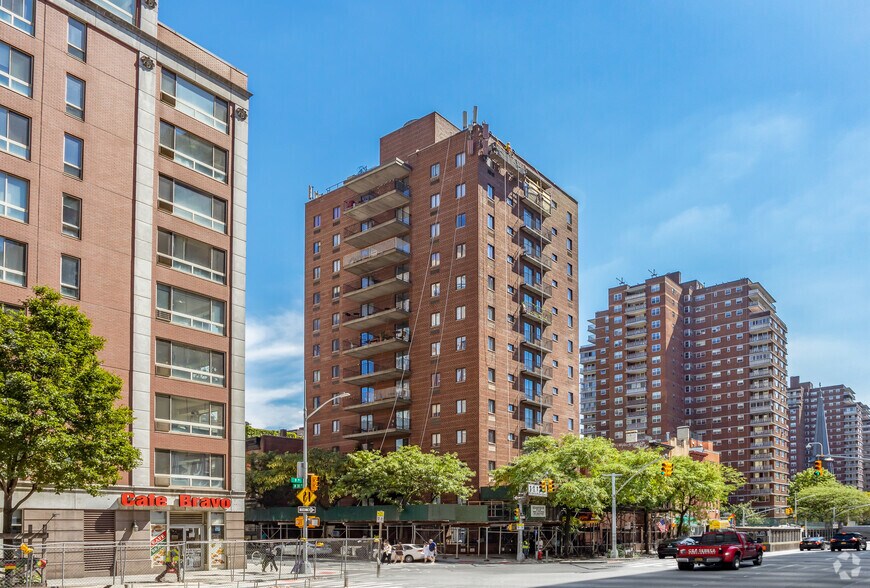 More Photos Of 342-350 Ninth Ave, New York Multifamily For Sale