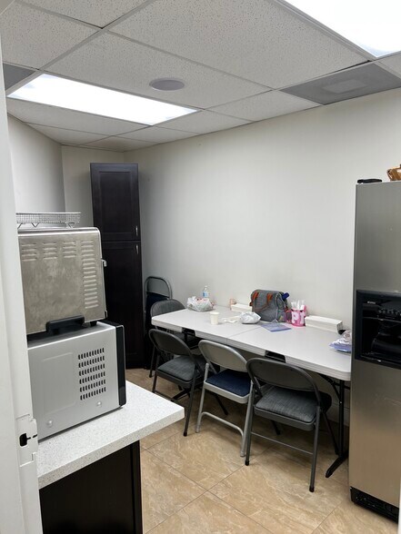 More Photos Of 3035 E Commercial Blvd, Fort Lauderdale Medical For Sale