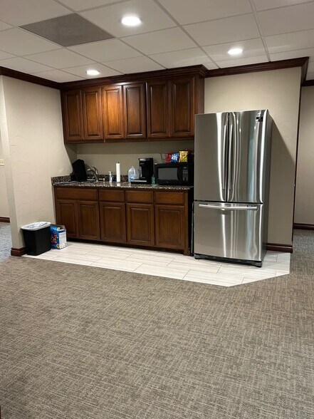 More Photos Of 3829 N Classen Blvd, Oklahoma City Office For Lease