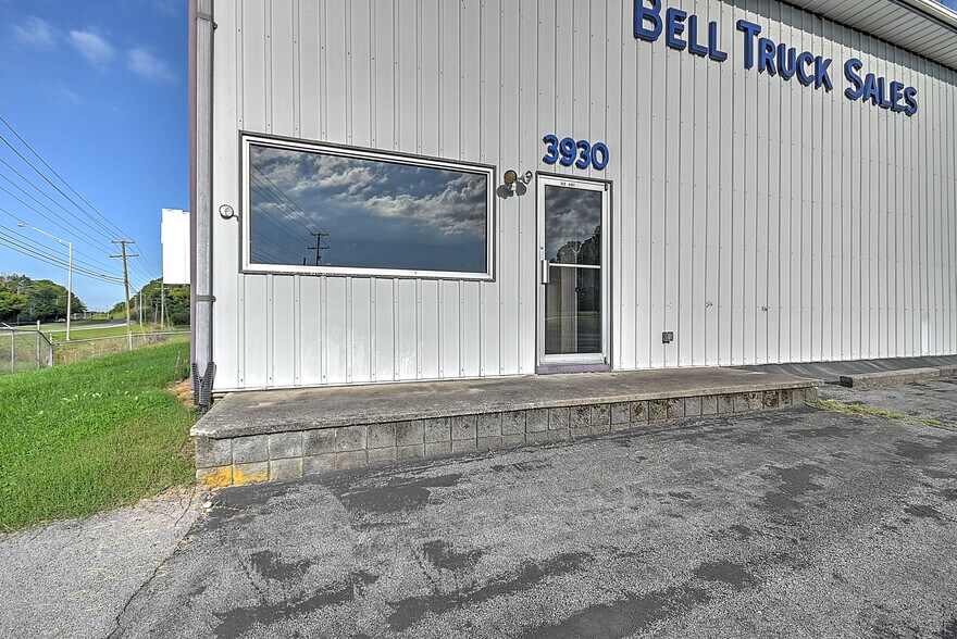 More Photos Of 3930 E Stone Dr, Kingsport Warehouse For Sale