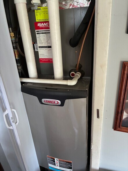 More Photos Of 88 Southern Dr, Rochester Industrial For Sale