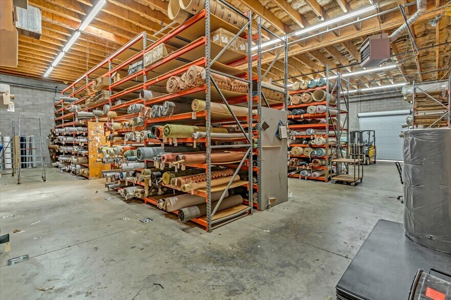 More Photos Of 1401 N Bailey Ln, Tucson Showroom For Sale