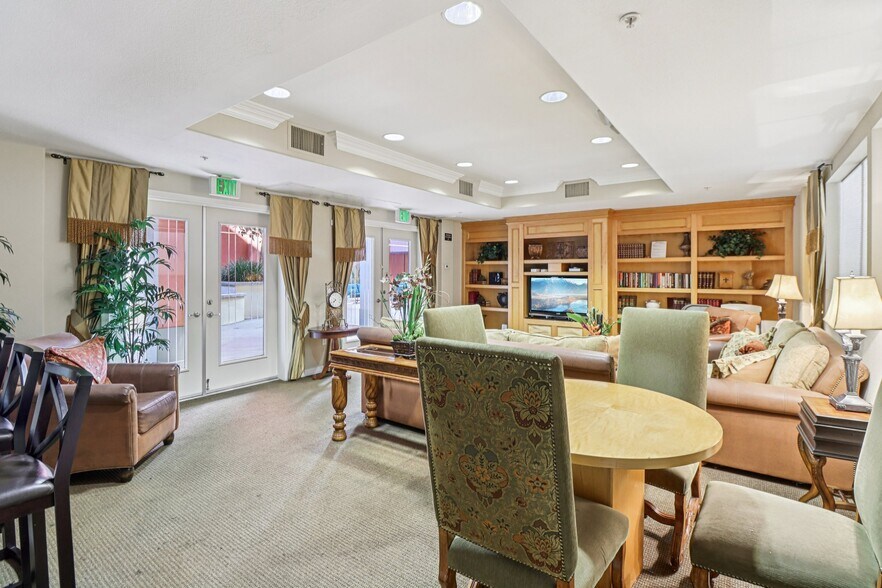 More Photos Of 1501 India St, San Diego Apartments For Sale