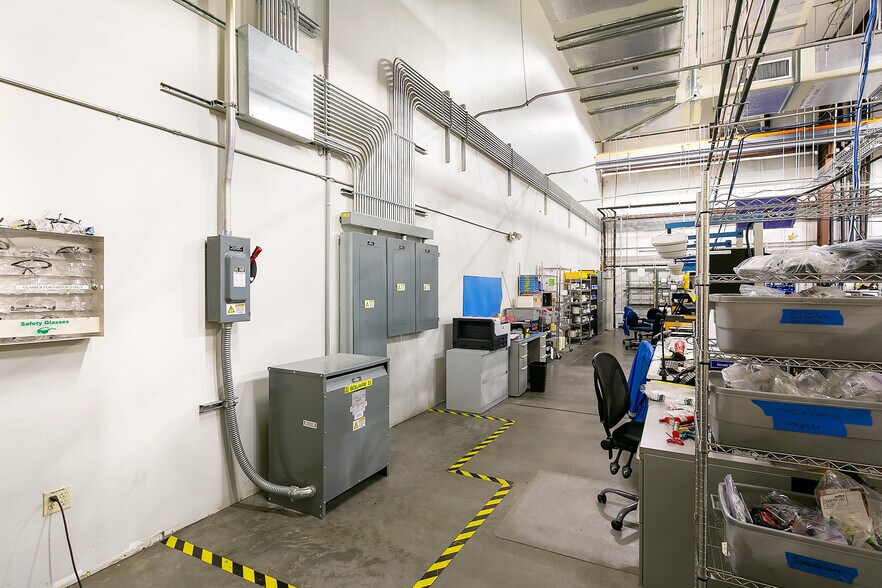 More Photos Of 4401 Fortune Pl, Melbourne Manufacturing For Lease