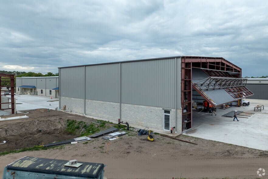 Primary Photo Of 923 Biscayne Blvd, Deland Airplane Hangar For Sale