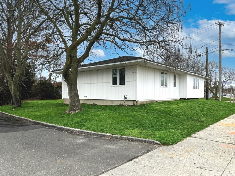 More Photos Of 4571 Sunrise Hwy, Bohemia Office For Sale