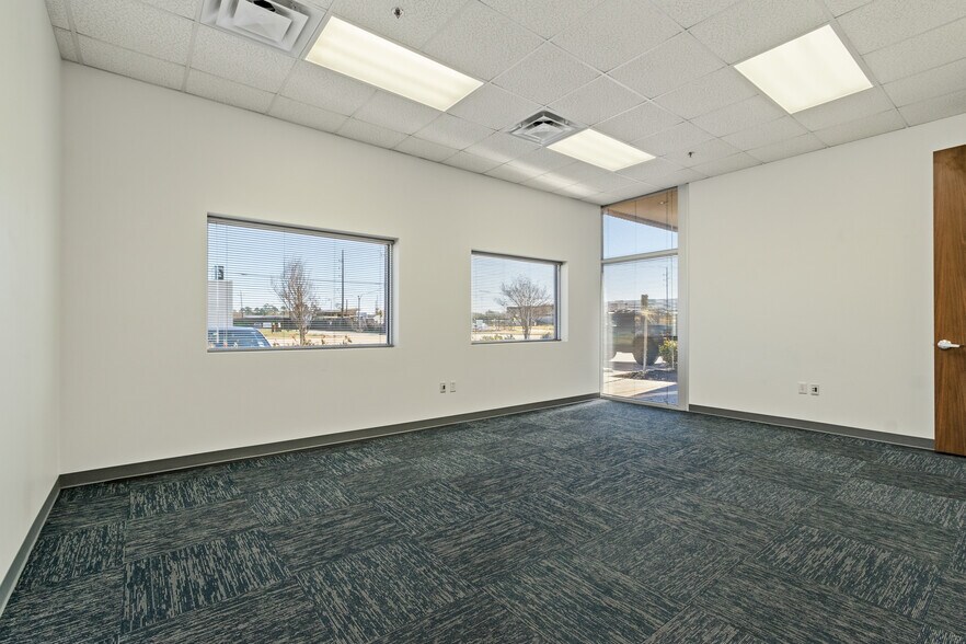 More Photos Of 12343 Cutten Rd, Houston Warehouse For Sale