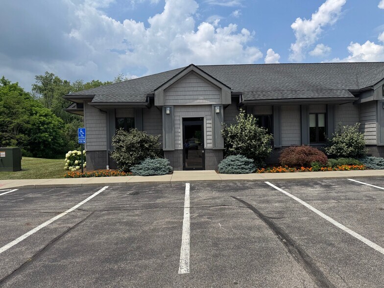 More Photos Of 4332 S Cleveland Massillon Rd, Norton Medical For Lease