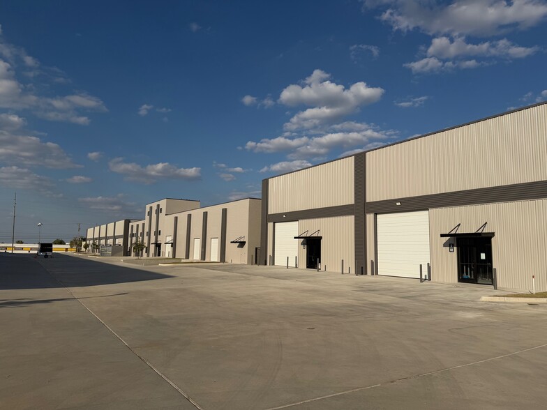 More Photos Of 6240 E 15th St, Tulsa Unknown For Lease