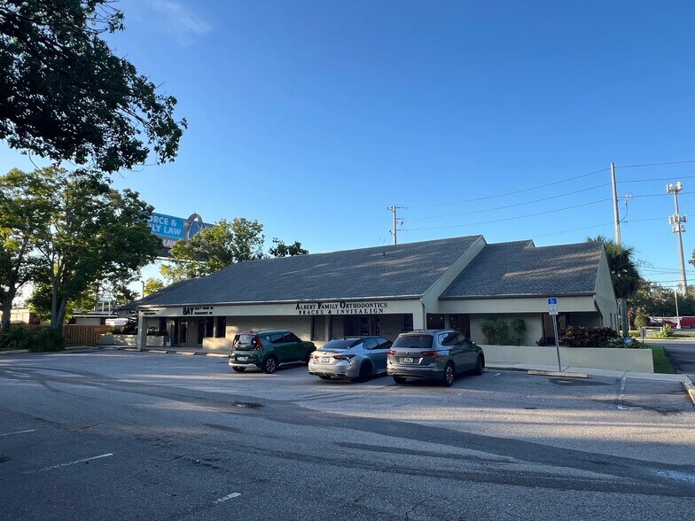 Primary Photo Of 32502 US Highway 19 N, Palm Harbor Medical For Lease