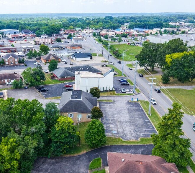 More Photos Of 1750 Memorial Dr, Clarksville Medical For Sale