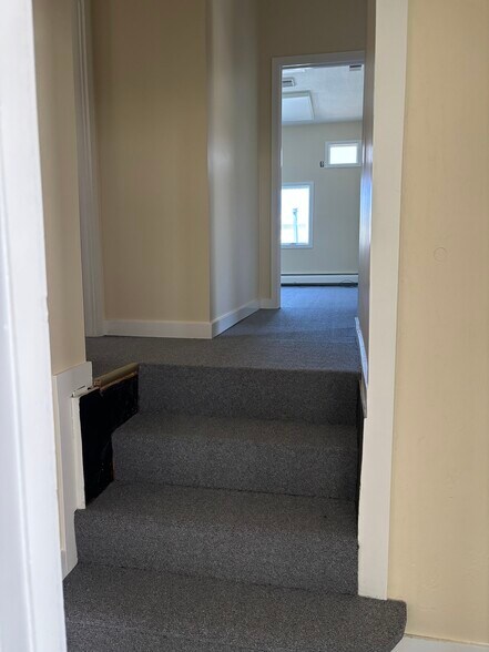 More Photos Of 9 Waterville Rd, Avon Office For Lease