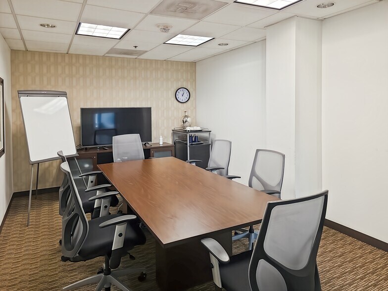 More Photos Of 200 Continental Dr, Newark Coworking Space