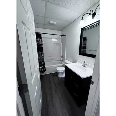 More Photos Of 400 N Main St, Princeton Office For Sale