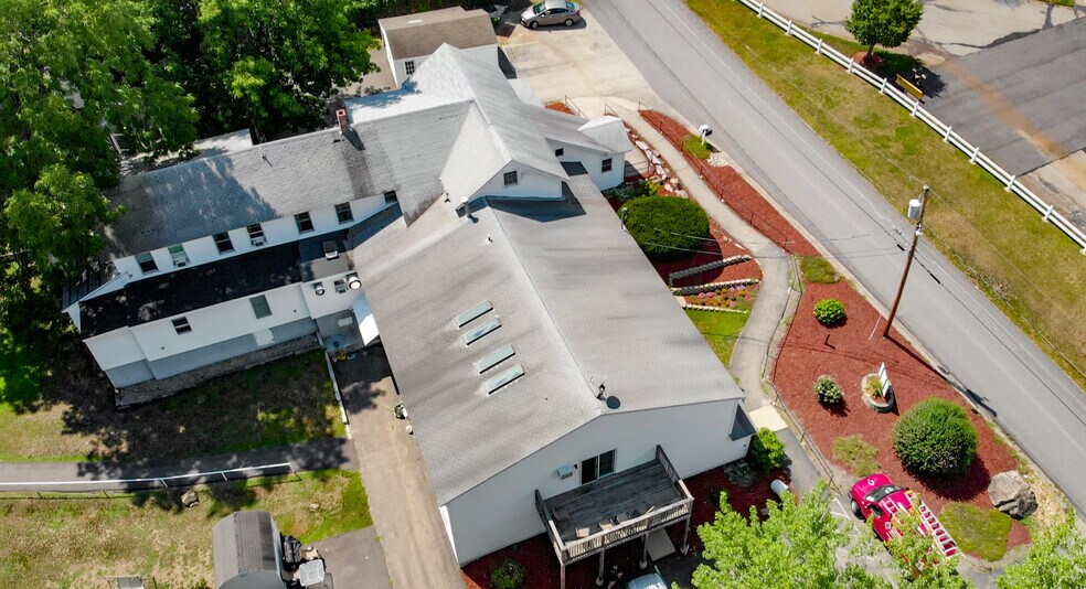 More Photos Of 8 Jennifer Dr, Merrimack Flex For Sale