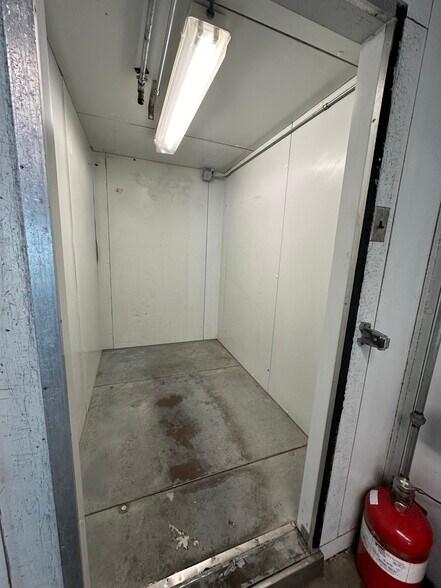 More Photos Of 5049-5057 Garrett Ave, Beltsville Freestanding For Lease