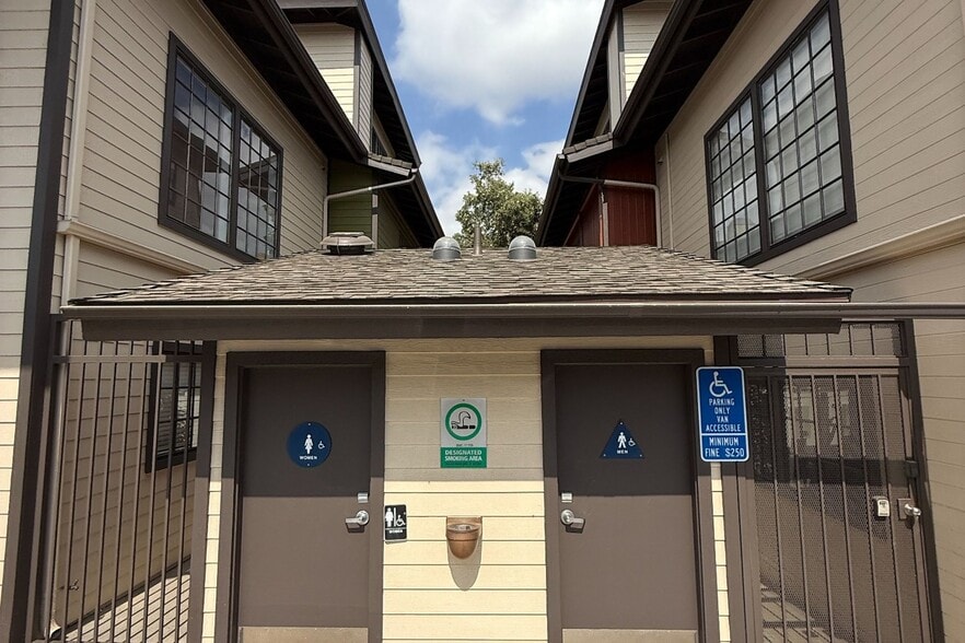 More Photos Of 207 W Alameda Ave, Burbank Office For Sale