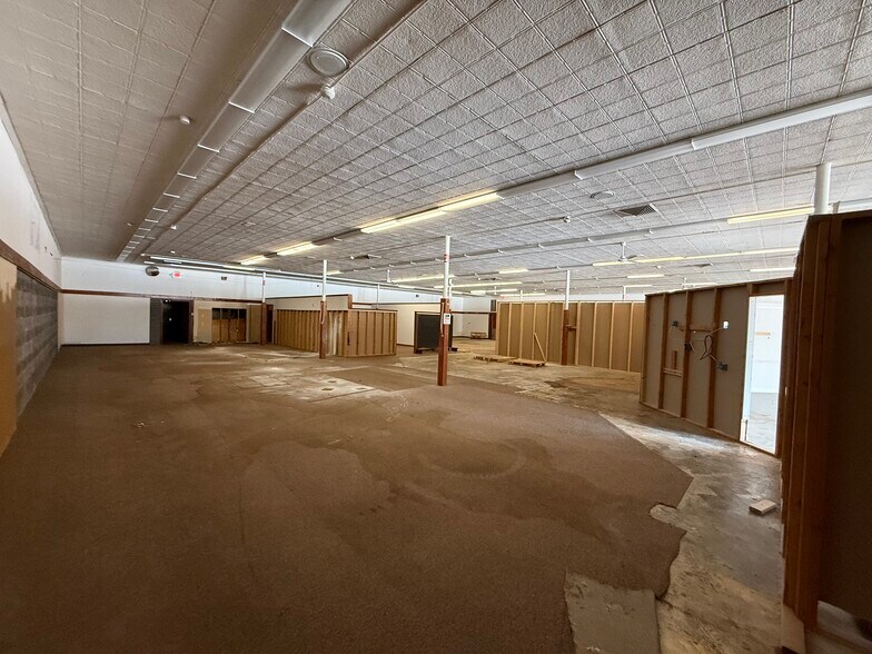 More Photos Of 98 Main St, Westerly General Retail For Lease