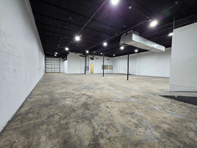 More Photos Of 52 SW 5th Ct, Pompano Beach Manufacturing For Lease