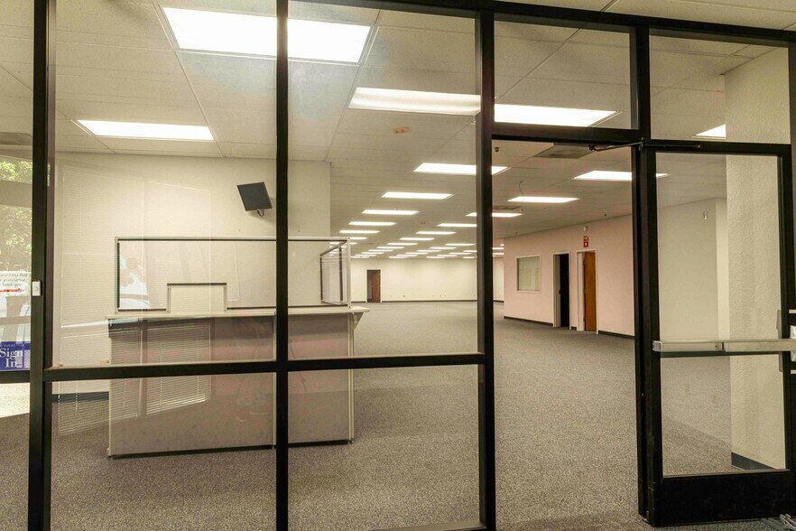 More Photos Of 600 S McClure Rd, Modesto Warehouse For Lease