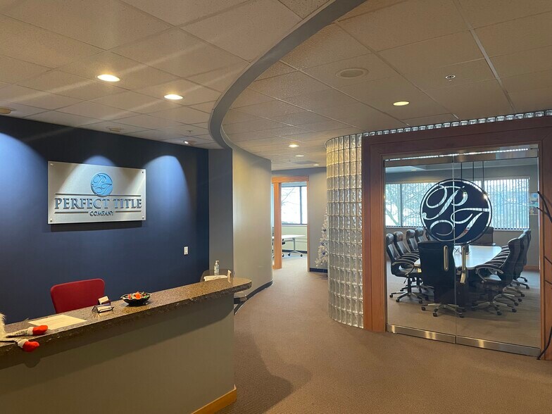 More Photos Of 7633 Ganser Way, Madison Office For Lease