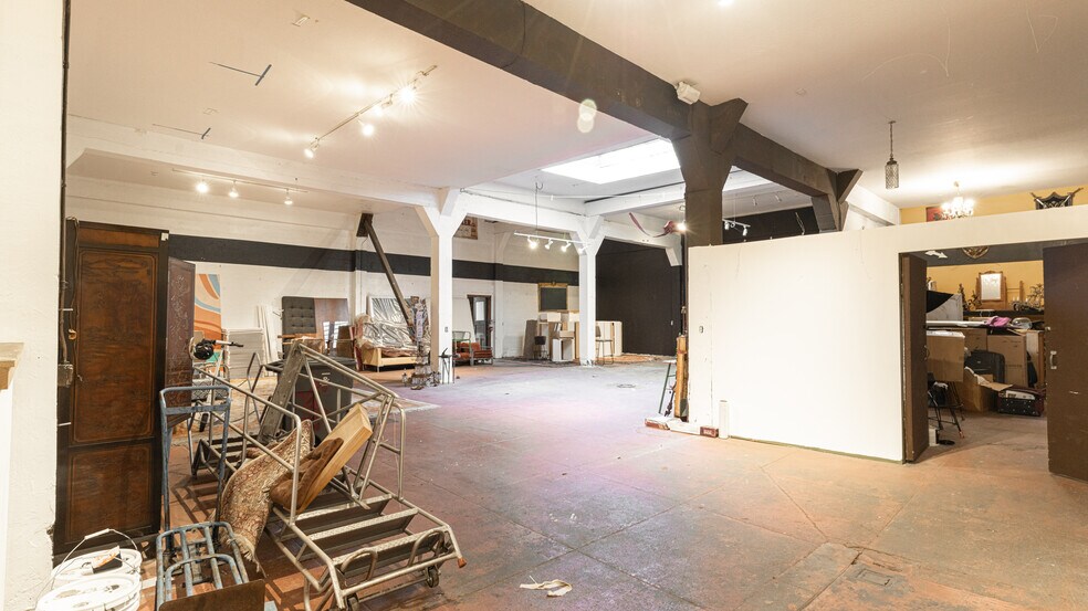 More Photos Of 593-599 Valencia St, San Francisco Storefront Retail Office For Sale