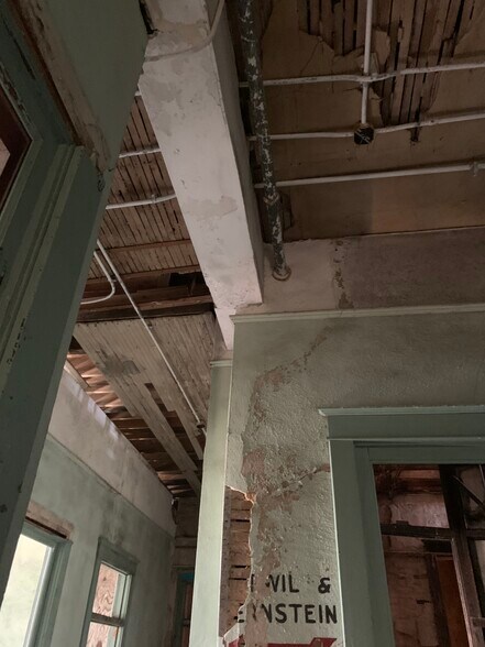 More Photos Of 202 E Main St, Henderson Loft Creative Space For Sale